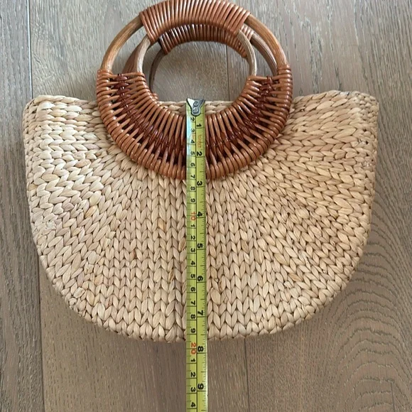 Top Handle Woven Straw Summer Tote Bag - Picture 9 of 11